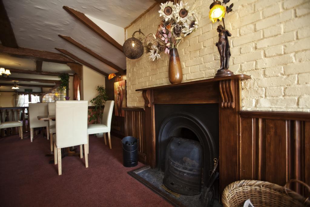 Longfrie Inn Saint Saviour Екстериор снимка