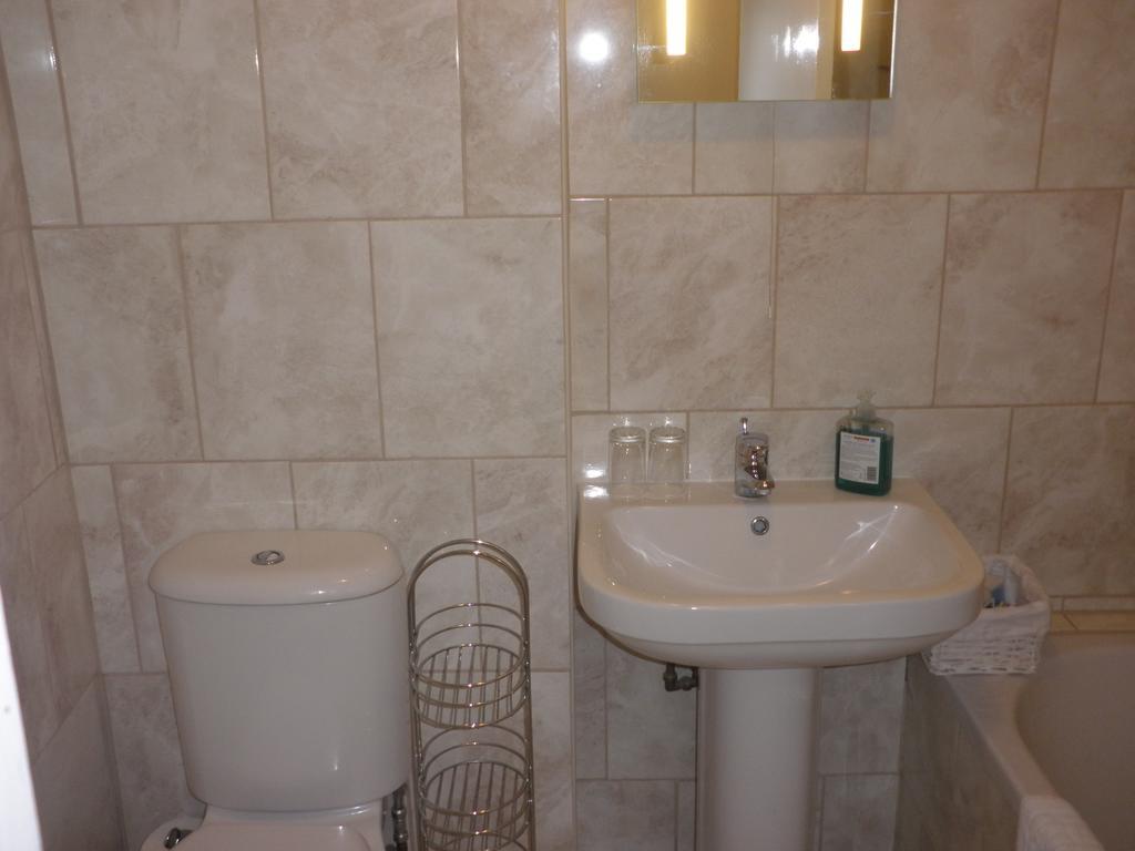 Longfrie Inn Saint Saviour Стая снимка