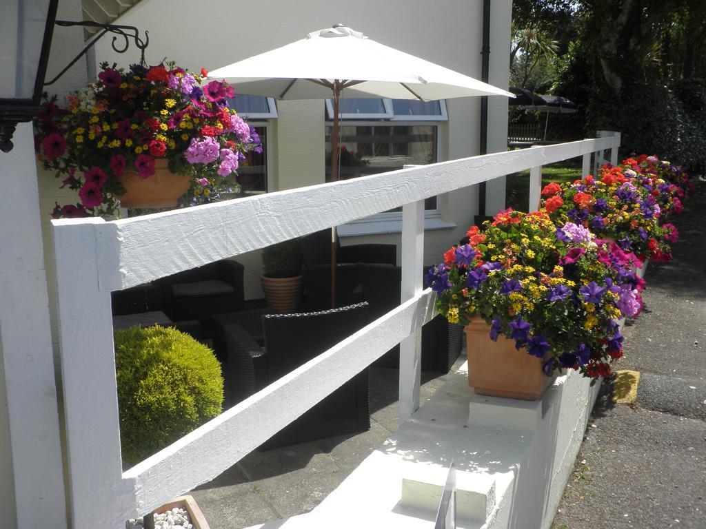Longfrie Inn Saint Saviour Екстериор снимка